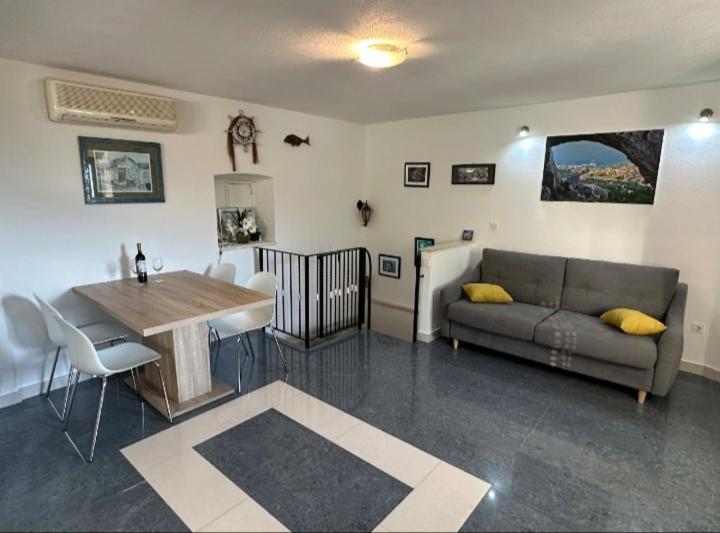 Apartmani Dalmacija بريلا المظهر الخارجي الصورة